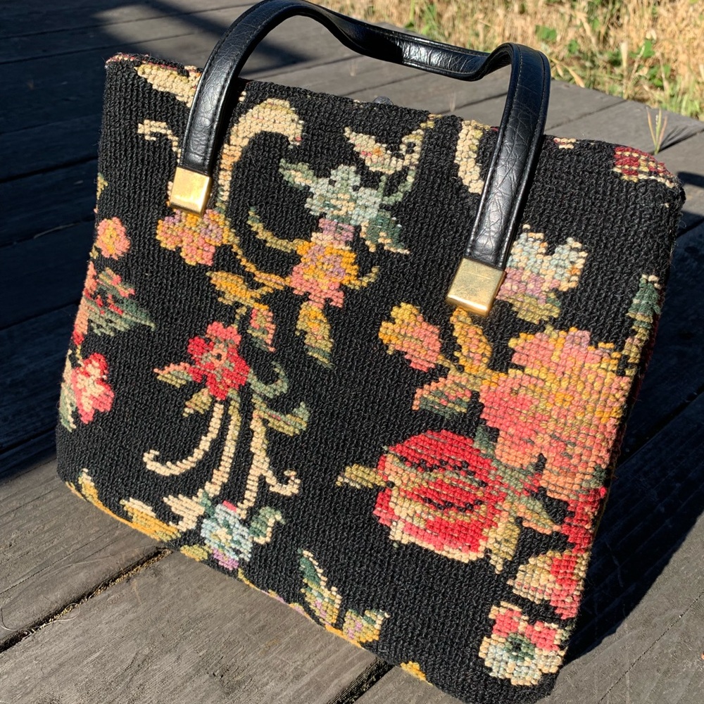 Julius Resnick USA black vintage carpet style purse